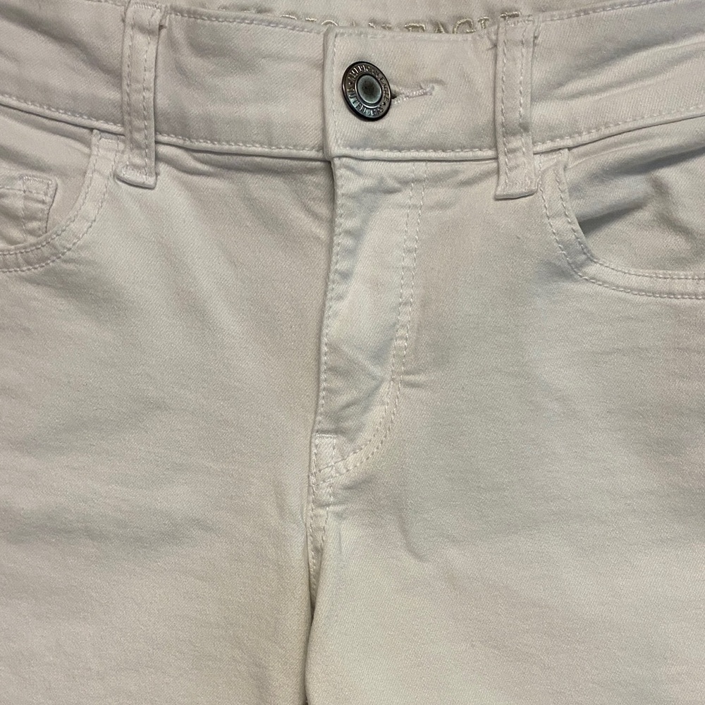 American Eagle Outfitters White Mid-Rise Jean Shorts Size 8 - Picture 3 of 10